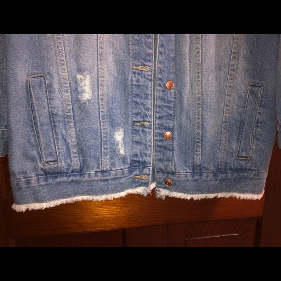 light wash jean jacket with nasa patch 🪐✨ - Picture 4 of 9